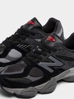 New Balance Black, Gray & Red Retro Chunky Sneaker